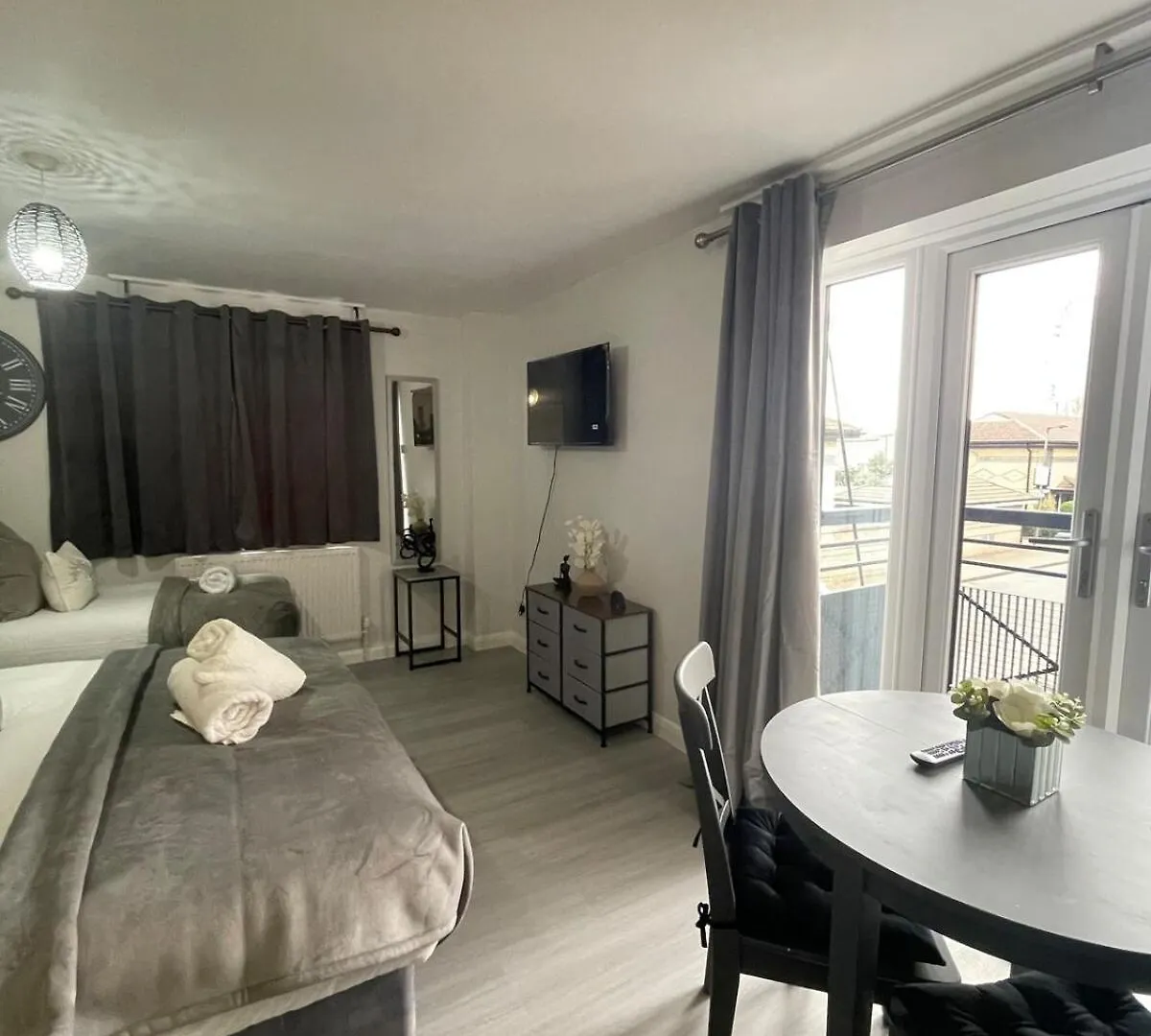 Luxurious & Spacious 3-Br Free Parking Balcony London United Kingdom