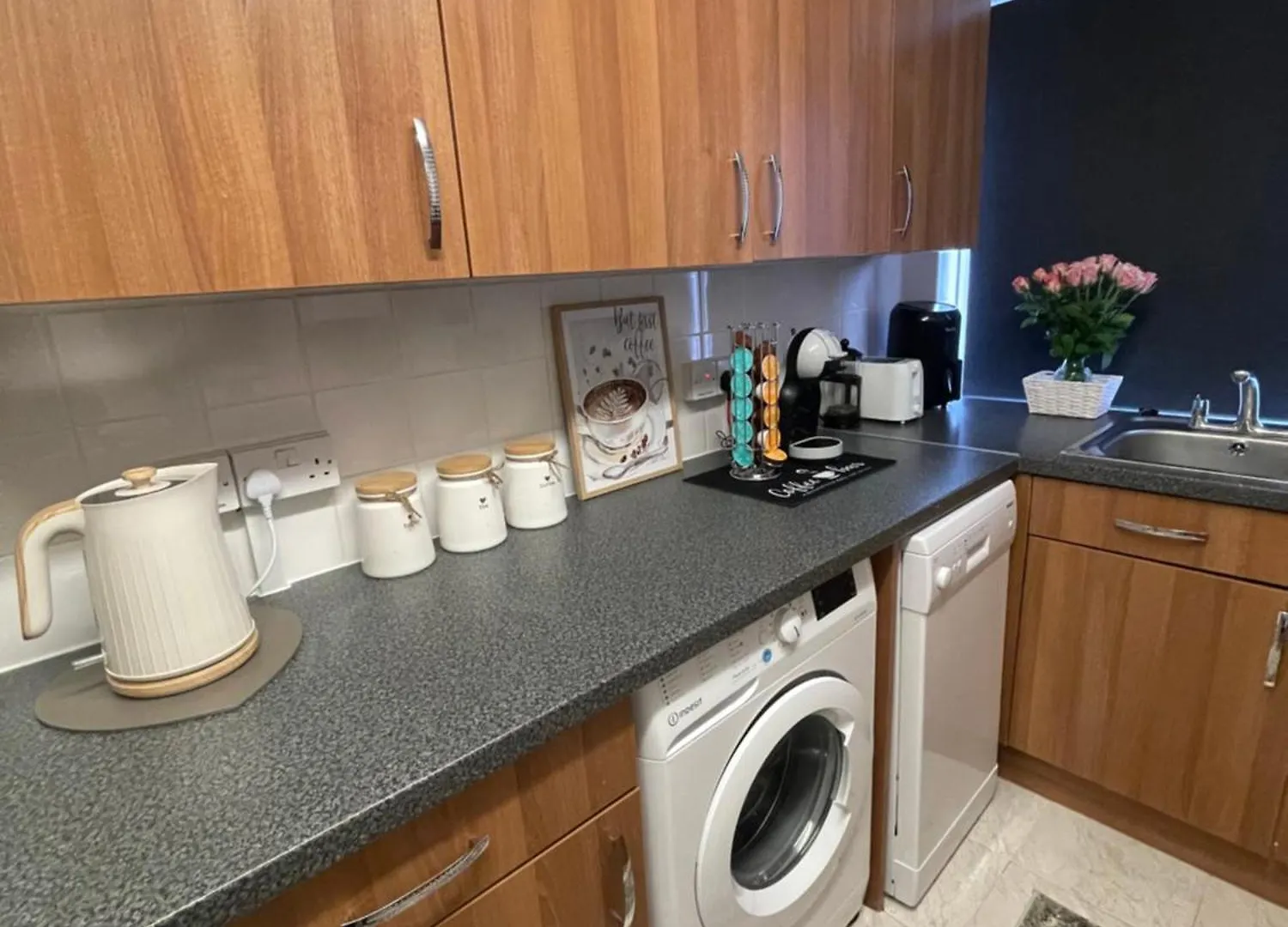 Apartment Luxurious & Spacious 3-Br Free Parking Balcony London